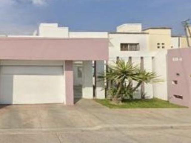 Casa en Fraccionamiento Real de Villas