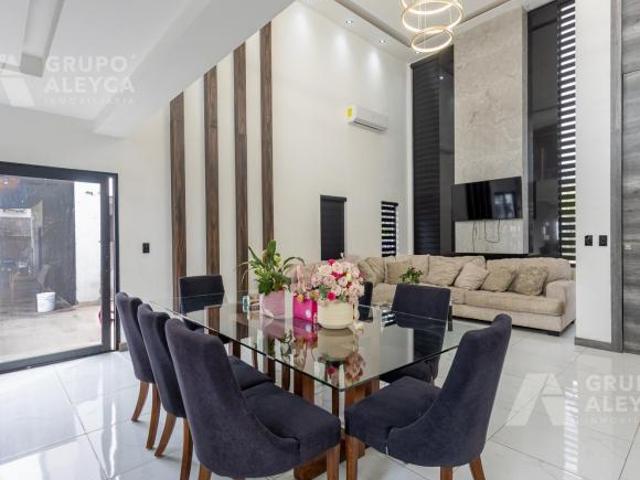 Casa en Fraccionamiento Residencial El León