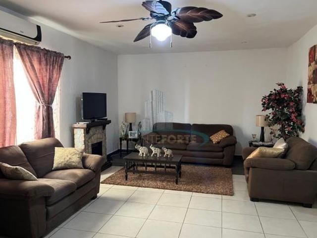 Casa en Fraccionamiento Residencial Lagunas de Miralta
