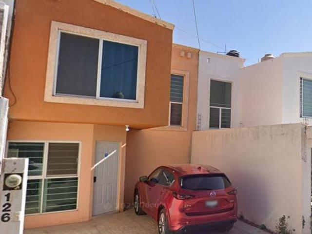 Casa en Fraccionamiento Residencial Plaza Alejandra