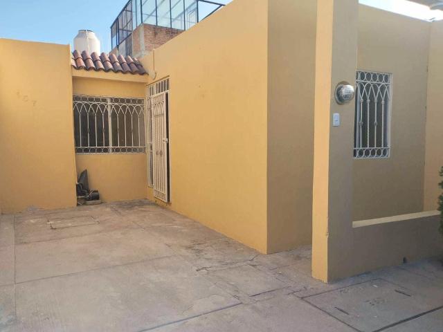 Casa en Fraccionamiento Ruise?ores
