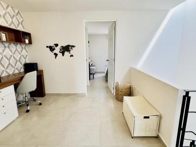 Casa en Fraccionamiento Sonterra con Rec?mara en Planta Baja