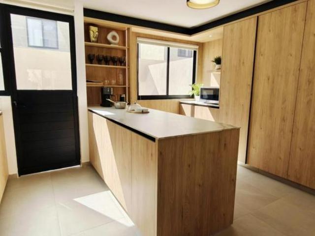 Casa en Fraccionamiento Sonterra con Recámara en Planta Baja