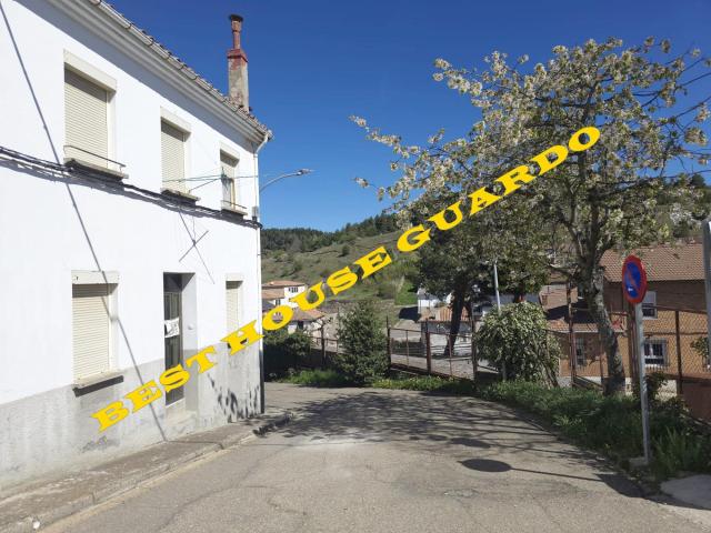 CASA EN GUARDO