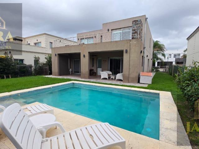 Casa en Guillermo E Hudson, Los Troncos