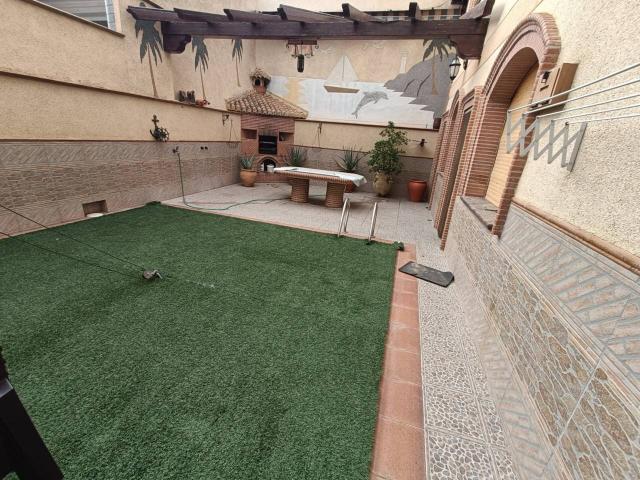 CASA EN HUÉTOR TÁJAR
