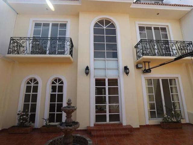 CASA EN HACIENDA DE LAS PALOMAS