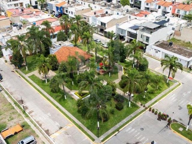 CASA EN HACIENDA REAL