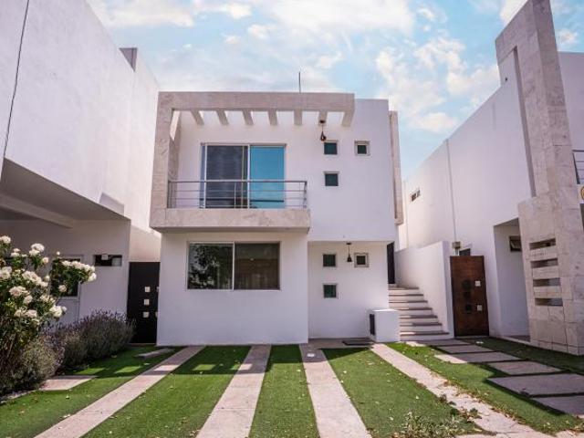 Casa en Horizontes, Frente a área verde, Privacidad, Excelente estado