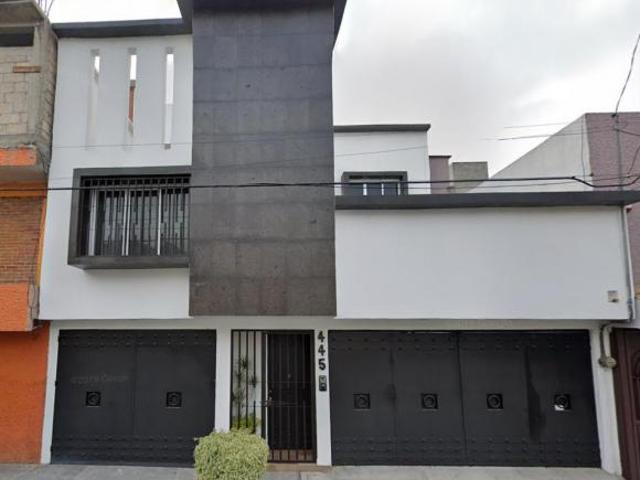 CASA EN IZTAPALAPA