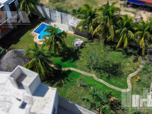 Casa en IMI 1 con acabados de lujo, Campeche