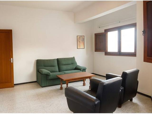 Casa en Ingenio. Apta para la RIC