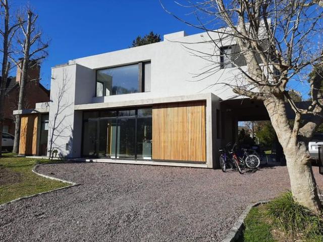 Casa en Juan Maria Gutierrez