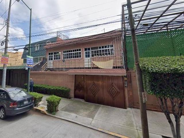 Casa en Jardín Balbuena, excelente ubicación. Remate bancario