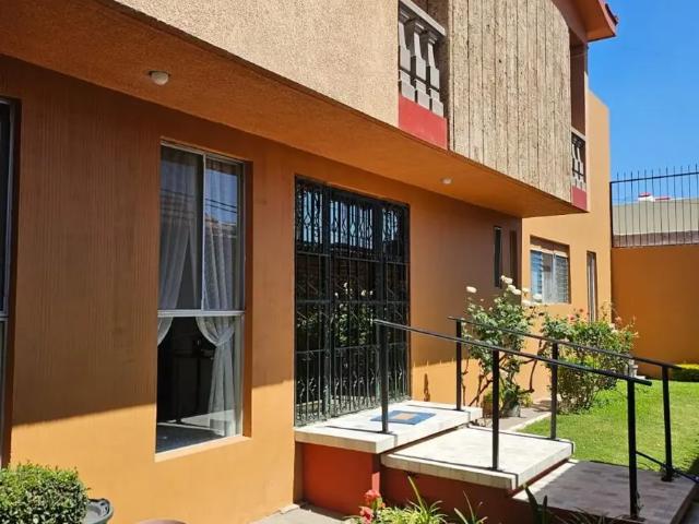 CASA EN JARDINES DE IRAPUATO
