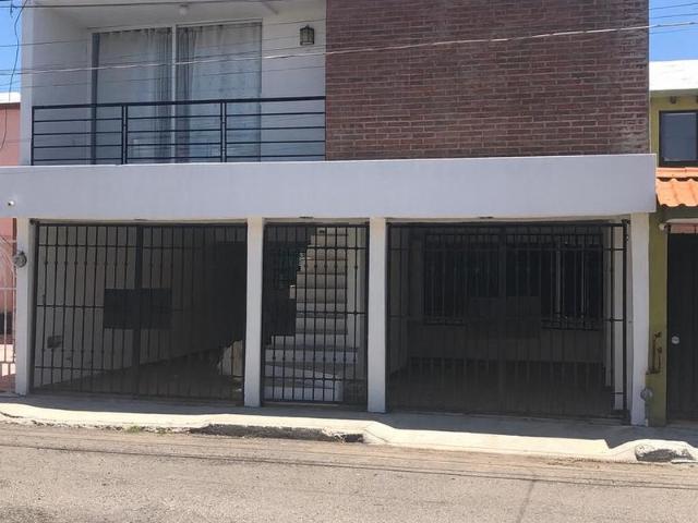 Casa en Jardines de La Hacienda