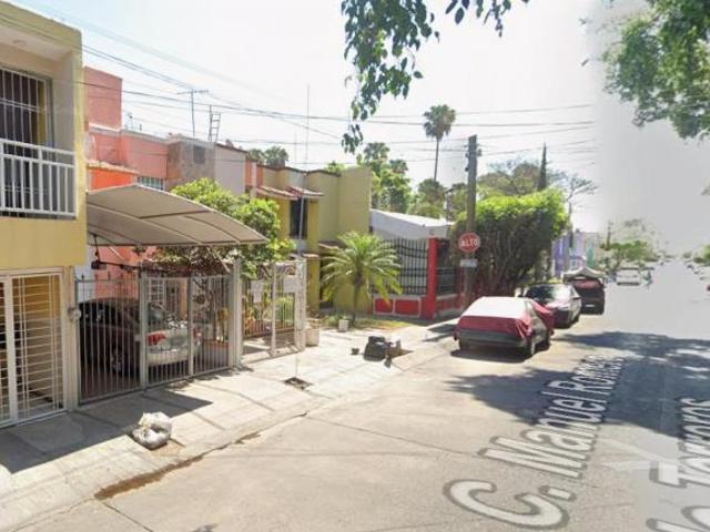 CASA EN JARDINES DE LA PAZ GUADALAJARA EN REMATE