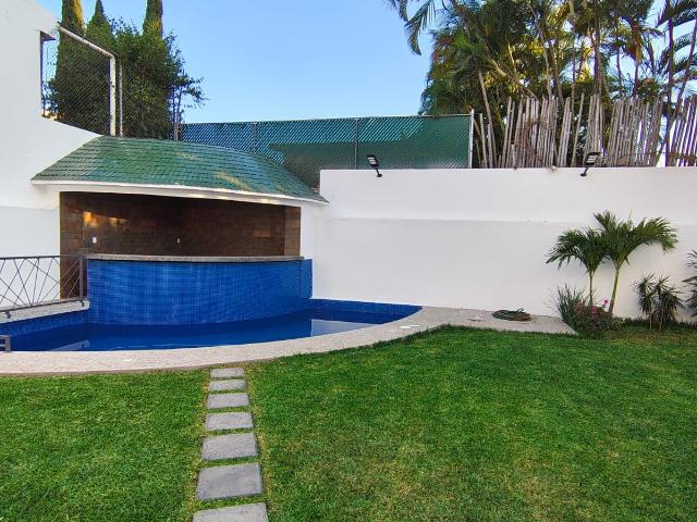 Casa en Jardines de Reforma / Teopanzolco