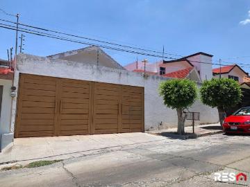 Casa en Jardines del Moral