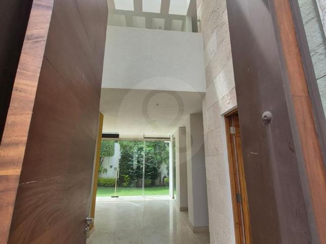 Casa en Jardines del Pedregal, 4 recamaras, jard?n y seguridad