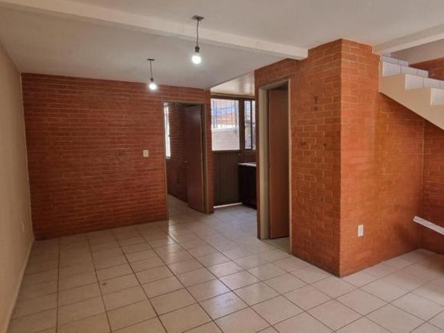 Casa en Jardines del Río con recámara y baño completo en planta baja