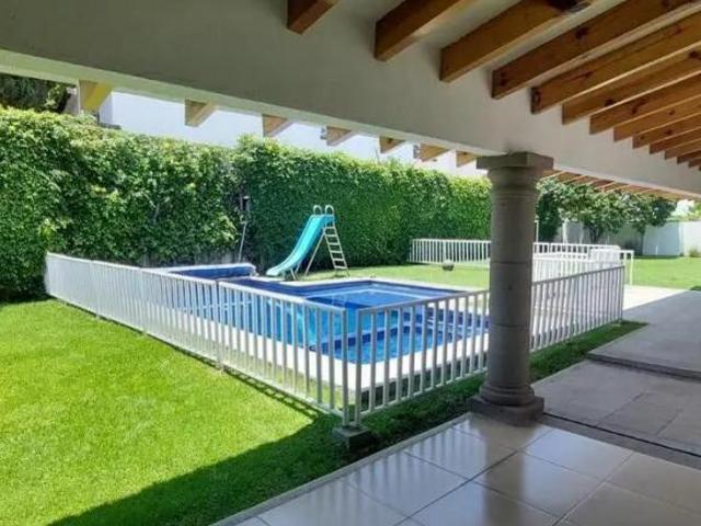 Casa en Kloster Sumiya | 1,100 m² de Terreno, Alberca y Amplios Jardines