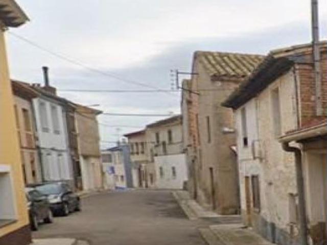 CASA EN LUCENI