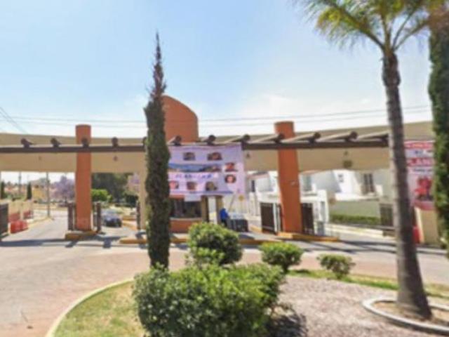 Casa en la calle San Eduardo #13, en el Fracc Colinas de San José, en Tlalnepantla de Baz,Edo.Méx