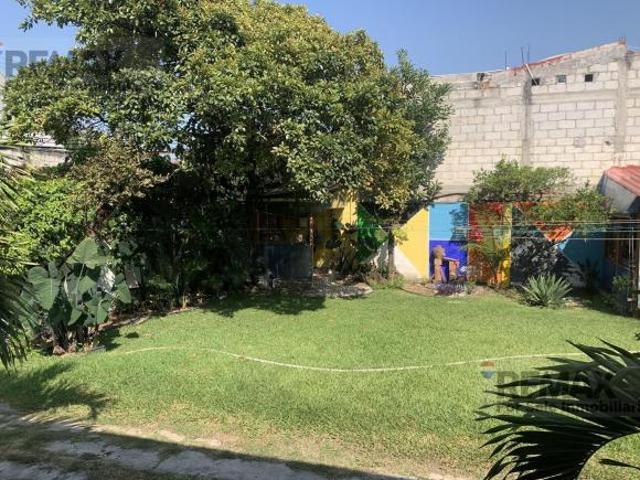 Casa en la Col. Las Granjas en Cuernavaca, Morelos…Clave 5975