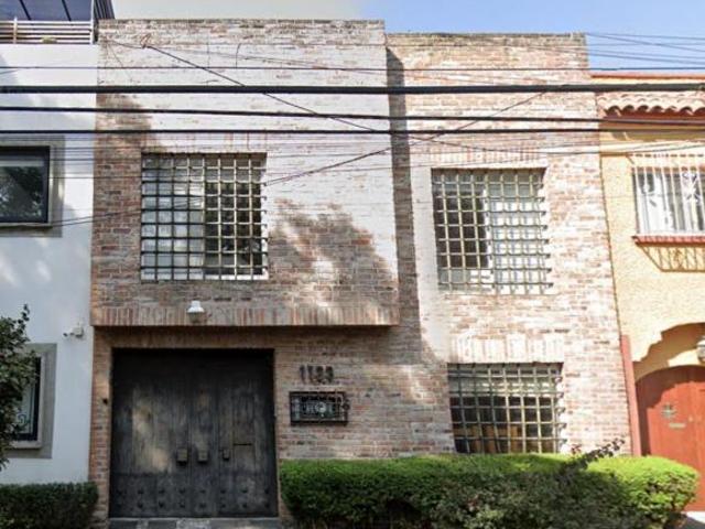 Casa en la colonia Del Valle Centro, gran plusvalia, Remate bancario