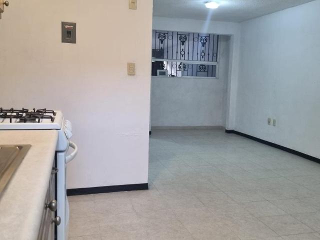 Casa En La Condesa con 3 rec?maras, una en Planta Baja