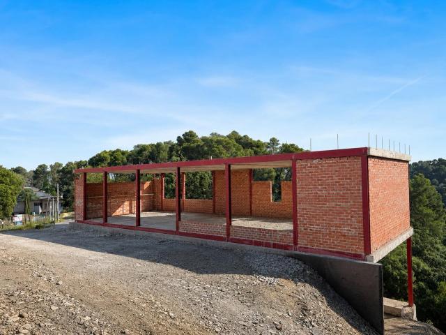 Casa en La Floresta en construcción de 385m totalmente personalizable. Entrega en noviembre 2026