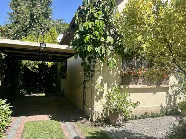 Casa en La reina con áreas verdes y amplios espacios | 3 dormitorios por 13500.00 en La Reina