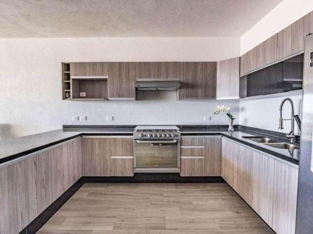 CASA EN VENTA CON VISTA AL LAGO EN CHAPALA AJIJIC