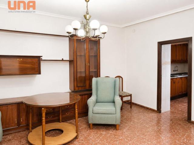 Casa en la Zona de Cañero cerca de la Iglesia para reformar a su gusto