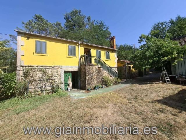 CASA EN LA ZONA DE PONTEAREAS