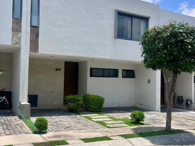 Casa en Las Villas Residencial. López Mateos Sur