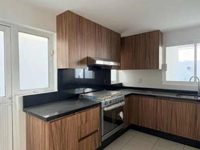 Casa En Las Águilas, Tlajomulco De Zúñiga Con 3 Recámaras, 60 M², Id: 170676