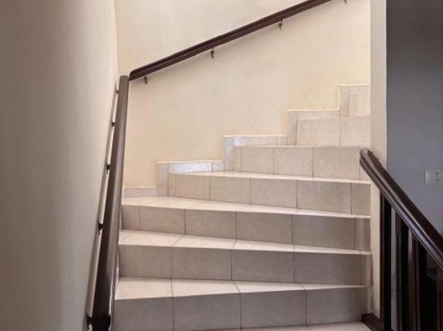 CASA EN LAS ALAMEDAS 2DO SECTOR LINARES