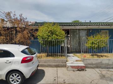 Casa en venta en Camino El Alba, Los Domínicos - Jacuzzi