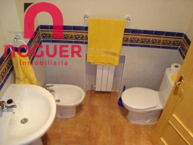 CASA EN LAS JARAS CON 3 DORM 2 BAÑOS, ASEO, 700M2. POR 175.000€