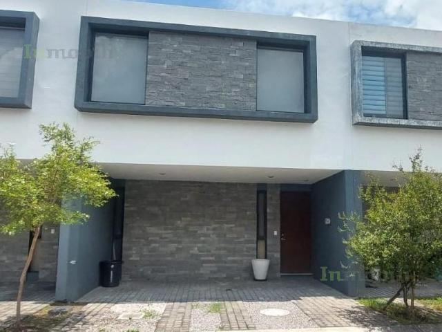 Casa en Laurel Dulce No. 3851