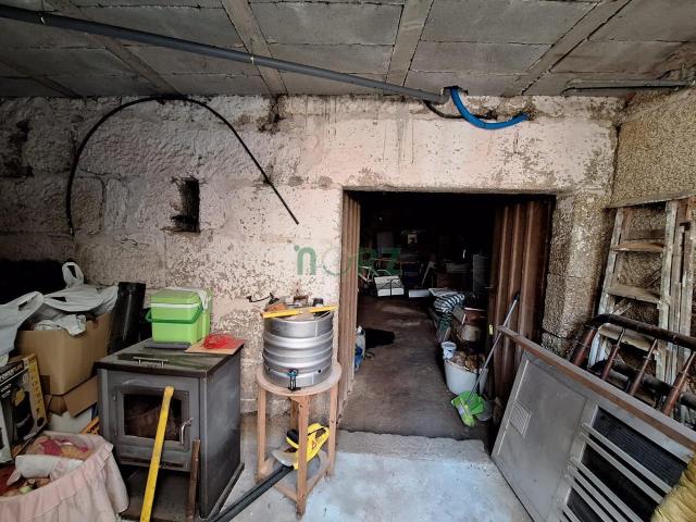 CASA EN LEIRO