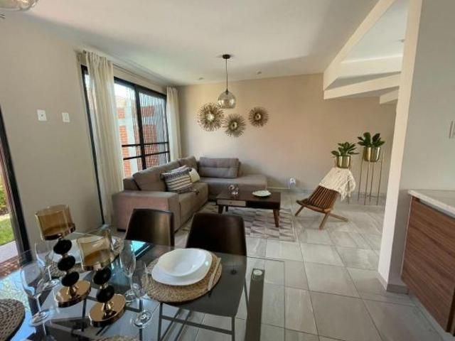 CASA EN VENTA EN CALLE LESBOS, LOMAS ESTRELLA, IZTAPALAPA