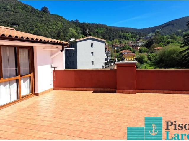 PEQUEÑO CONJUNTO RESIDENCIAL PRIVADO PARA DOS FAMILIAS