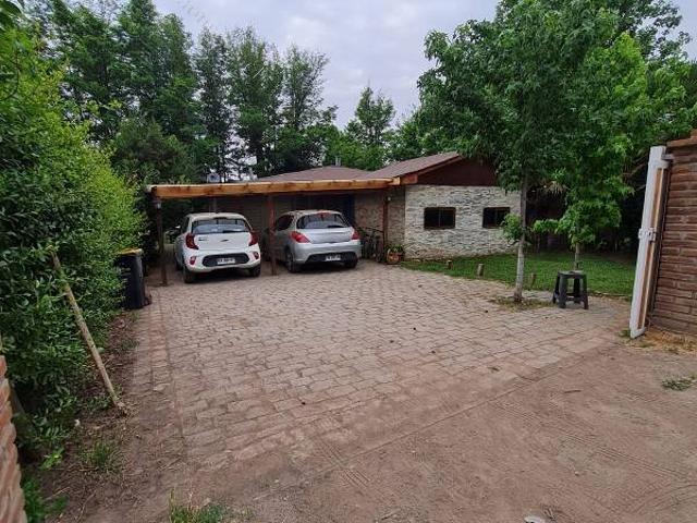 Casa en lindo sector de Pirque, 5 dormitorios