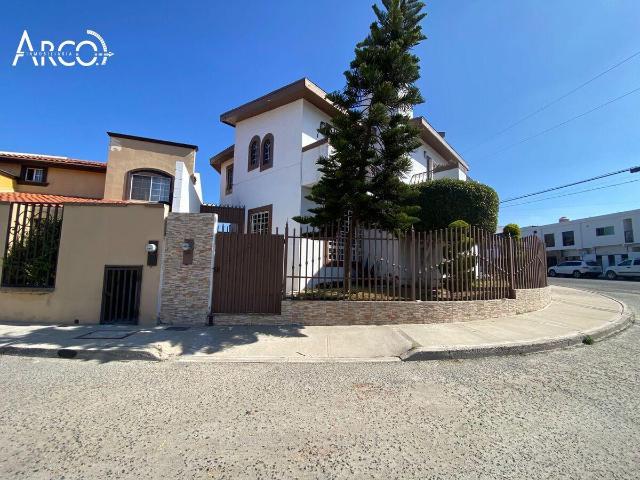 Casa en Loma Dorada