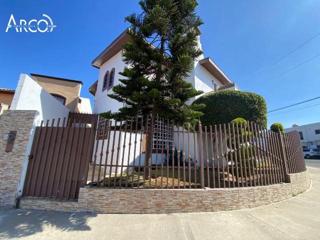 Casa en Loma Dorada