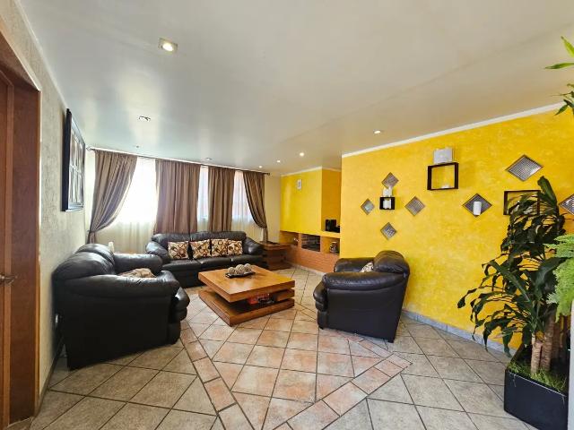 Casa en Lomas de Memetla, con buen terreno, cercano a Santa Fe
