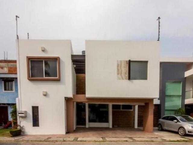 Casa en Lomas de Angelópolis I, Fracc Valle Real, en Venta $4,490,000 a unos pasos de Chedraui